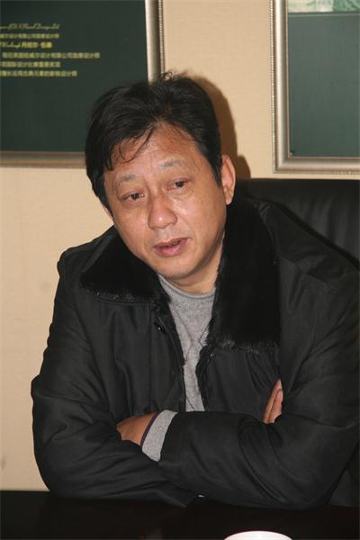 新象實(shí)業(yè)集團(tuán)董事長(zhǎng)馮愛華.jpg