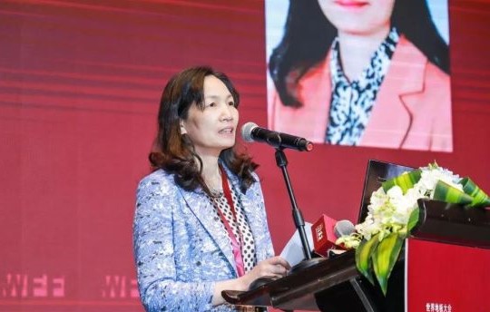中國林業(yè)科學(xué)研究院木材工業(yè)研究所黨委書記黃冰 致辭.jpg